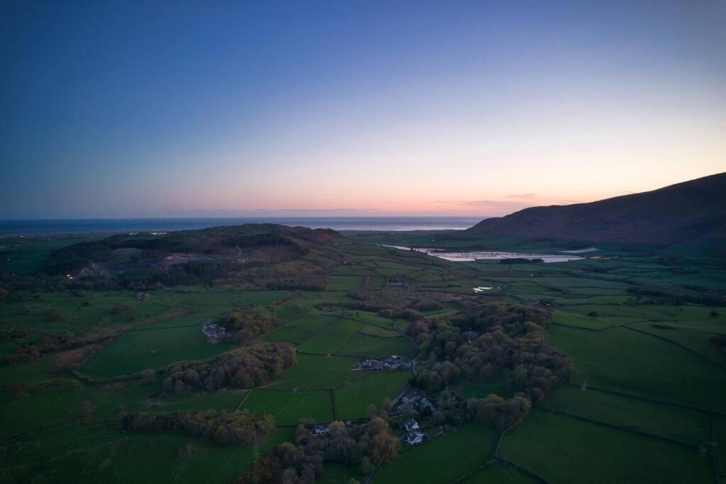 Luxurious Cottage With Hot Tub, Lake District Duddon Exterior photo